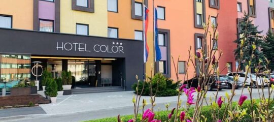 Color Hotel - Vlucht + hotel Bratislava