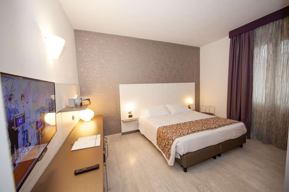 Hotel Re Enzo Bologna - Vlucht + hotel Bologna