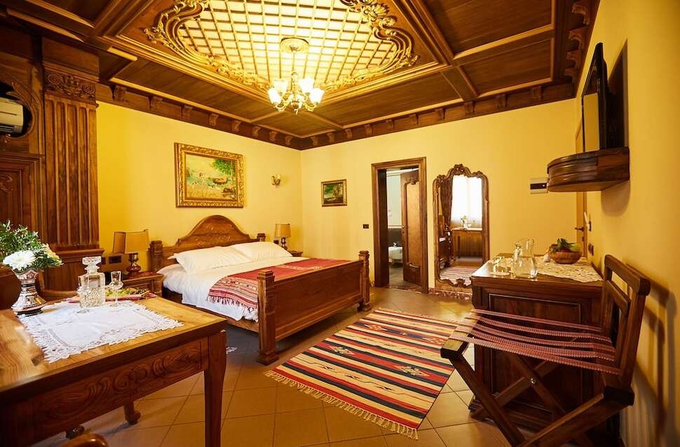 Brilant Antik Hotel - Vlucht + hotel Tirana