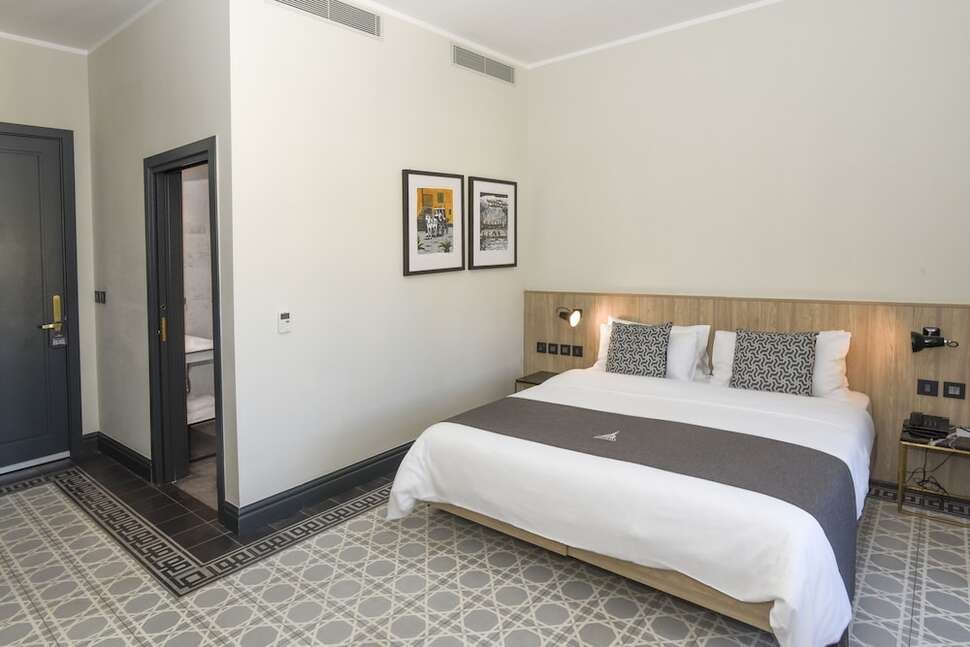 Hotel La Falconeria - Vlucht + hotel Valletta