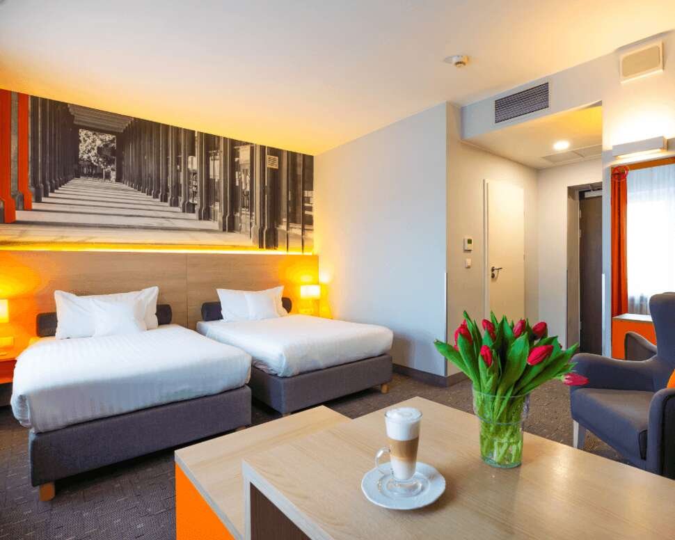 Mdm Hotel - Vlucht + hotel Warschau