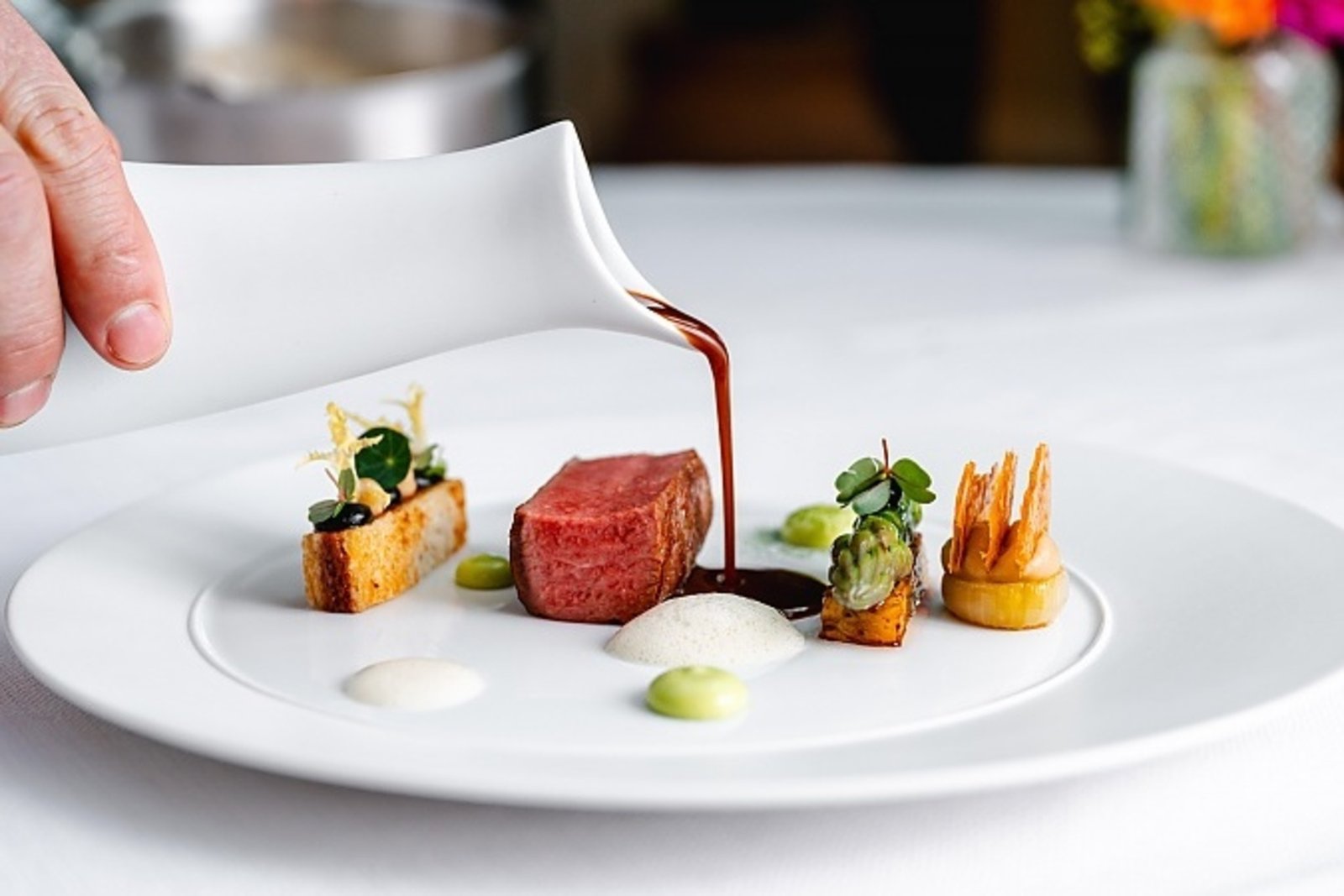 Van Oys Maastricht Retreat | Luxe overnachting met MICHELIN** diner op topniveau bij restaurant Create by Guido Braeken | incl. 5-gangendiner (MICHELIN**)
