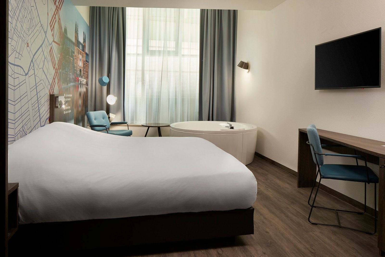 Inntel Hotels Amsterdam Centre | Overnacht in een luxe Spa Kamer met XL bubbelbad in hartje Amsterdam