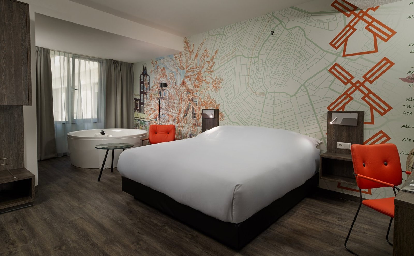 Inntel Hotels Amsterdam Centre | Verblijf in een Wellness Kamer met XL bubbelbad en privé sauna in hartje Amsterdam