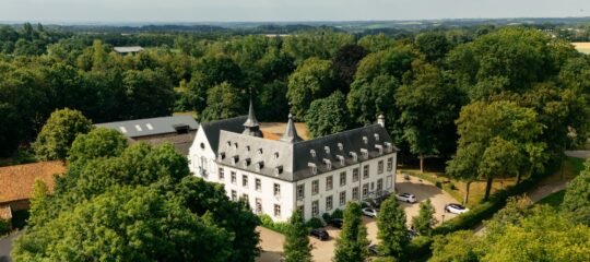Kasteel Doenrade | Verblijf in gloednieuw gerenoveerd kasteel hotel in Zuid-Limburg | incl. 3-gangendiner
