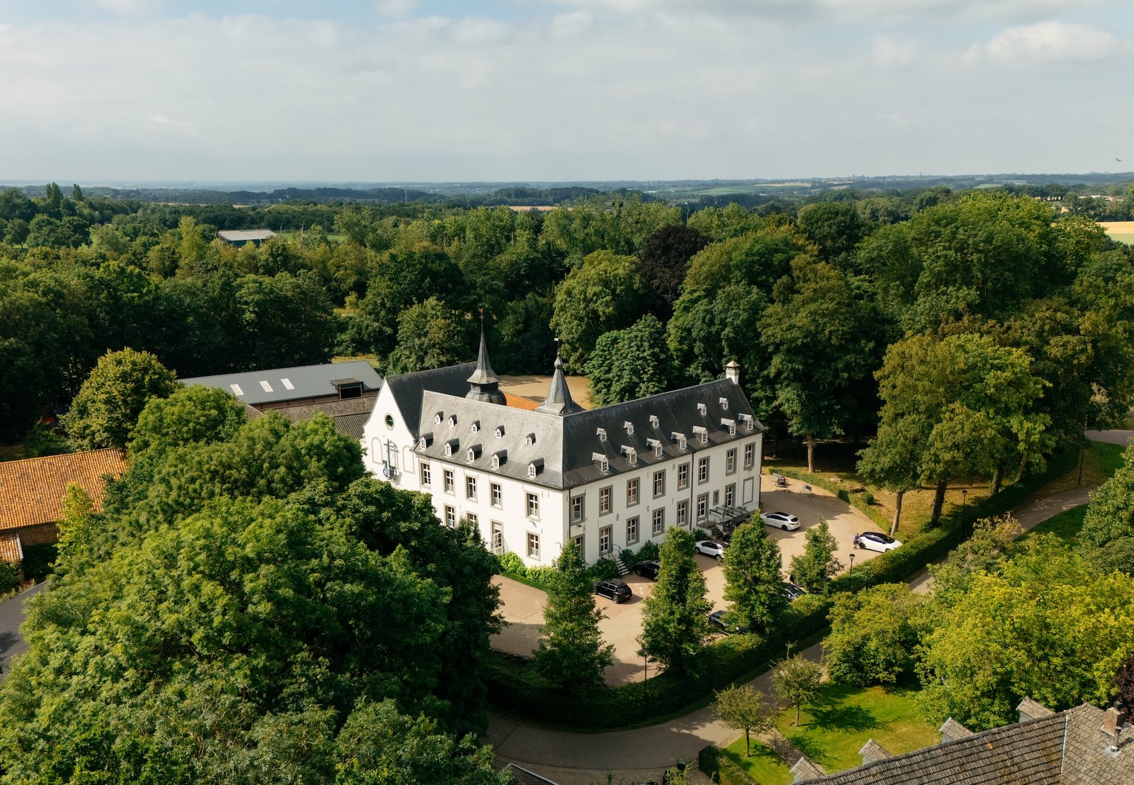 Kasteel Doenrade | Verblijf in gloednieuw gerenoveerd kasteel hotel in Zuid-Limburg | incl. 3-gangendiner